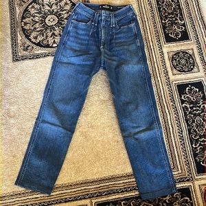 Hollister Ultra High-Rise Mom Jean